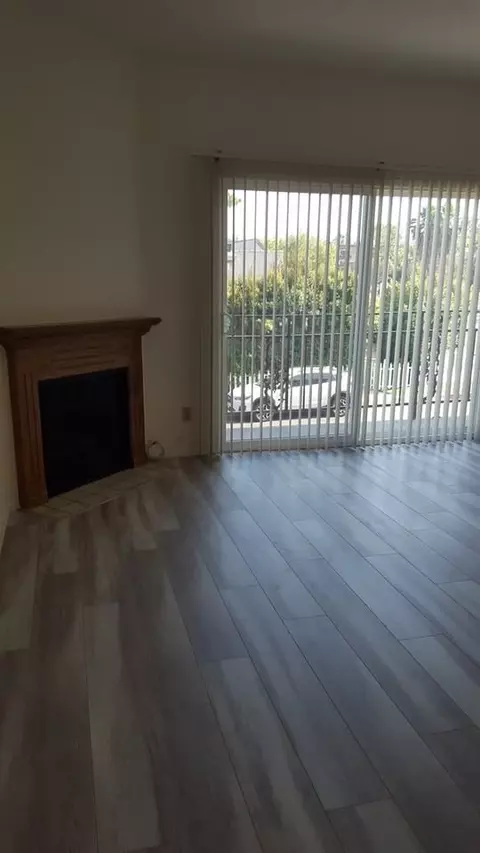 5038 Laurel Canyon Blvd, Valley Village, CA 91607