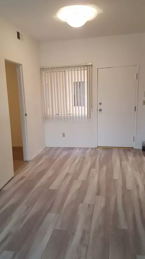 5038 Laurel Canyon Blvd, Valley Village, CA 91607