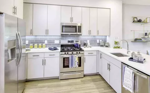 675 Monmouth St, Jersey City, NJ 07310 photo 2