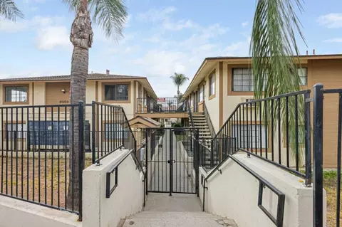 9059 Harness St, La Presa, CA 91977