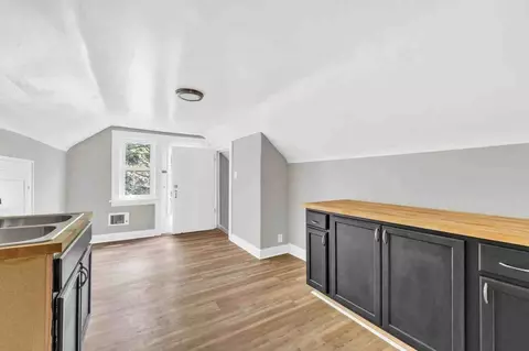 16904 Endora Rd, Cleveland, OH 44112