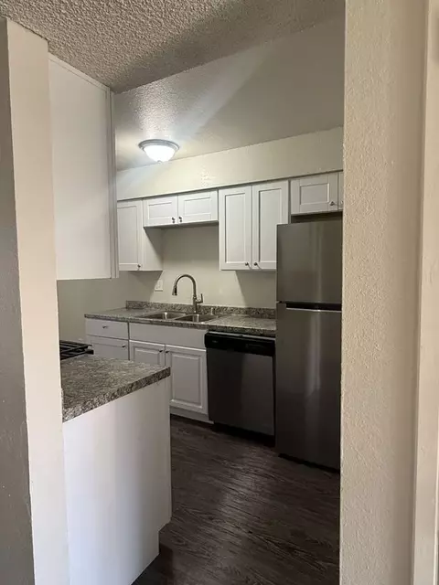 293 S Callisch Ave, Fresno, CA 93721