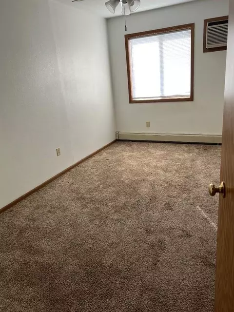 307 S 1st St, Marshalltown, IA 50158