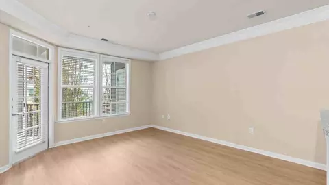 370 E Diamond Ave, Gaithersburg, MD 20877 photo 12