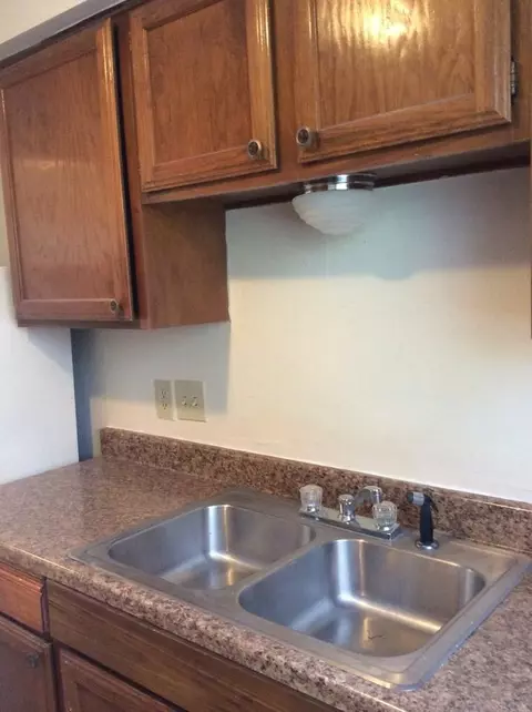 8747 Granite Dr, Oak Hills Place, LA 70810