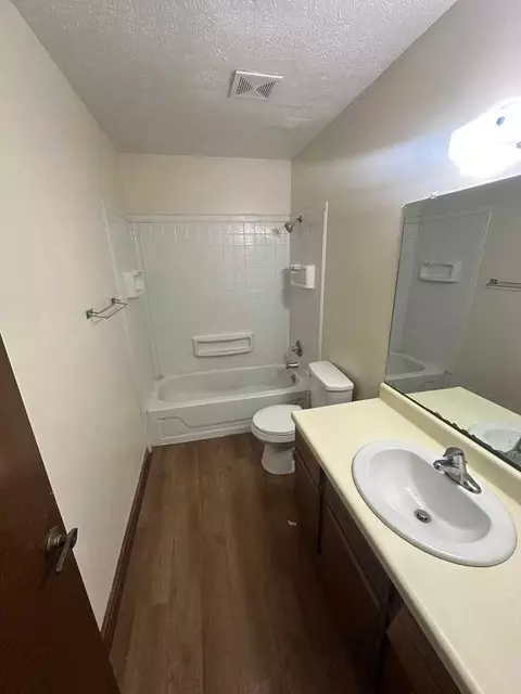 1409 E Iron Ave, Salina, KS 67401