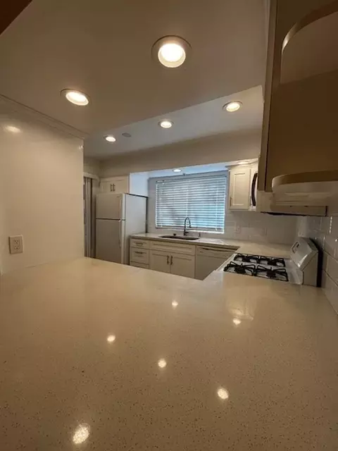615 N Hayworth Ave, Los Angeles, CA 90048