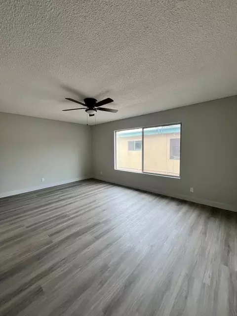 1201 W 39th Pl, Los Angeles, CA 90037