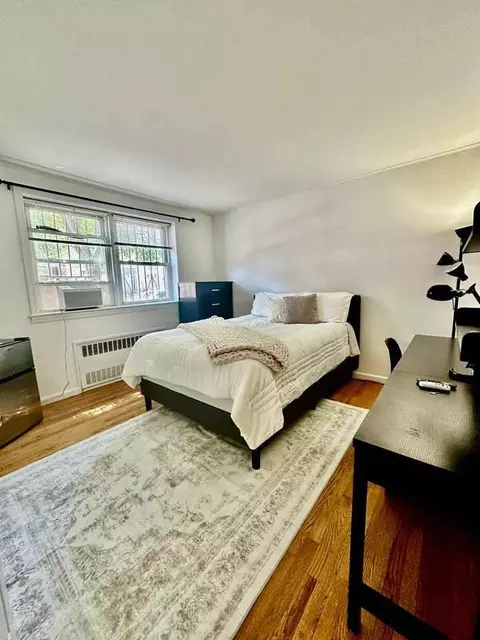 2423 Cambreleng Ave, New York, NY 10458
