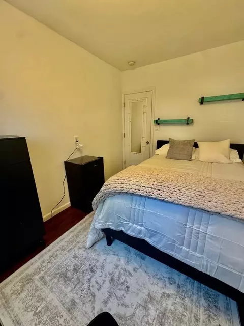 2423 Cambreleng Ave, New York, NY 10458