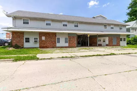 402 N Calvert St, Muncie, IN 47303