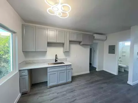 15301 Prairie Ave, Lawndale, CA 90260