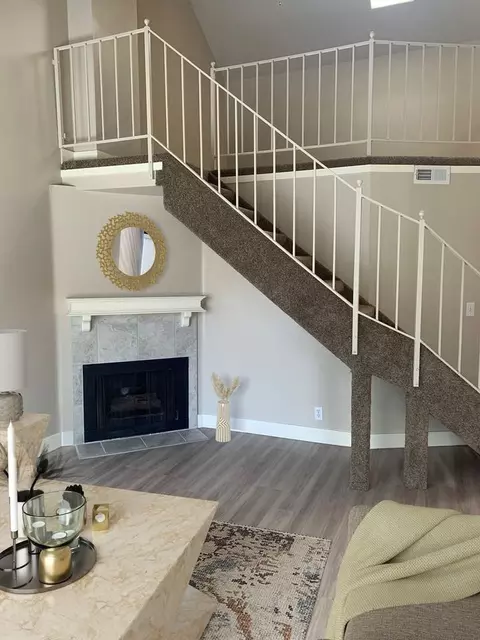 6140 S Vine Park Dr, Murray, UT 84121