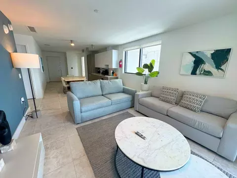 239 SW 9th St, Miami, FL 33130