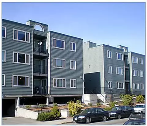 5219 Brooklyn Ave NE, Seattle, WA 98105