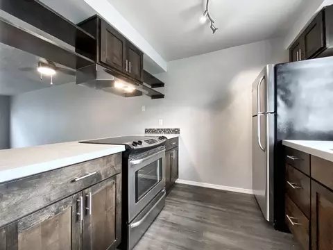 295 3rd St, Lake Oswego, OR 97034