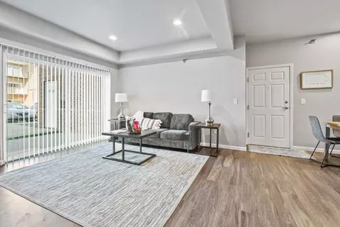 1209 Bluegrass Cir, Cedar Falls, IA 50613