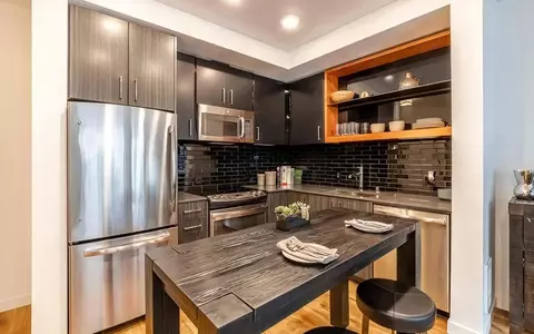 715 E Pine St, Seattle, WA 98122 photo 13