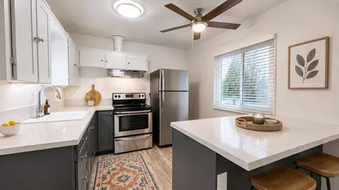 13555 SW Jenkins Rd, Cedar Hills, OR 97005