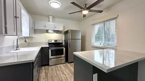 13555 SW Jenkins Rd, Cedar Hills, OR 97005