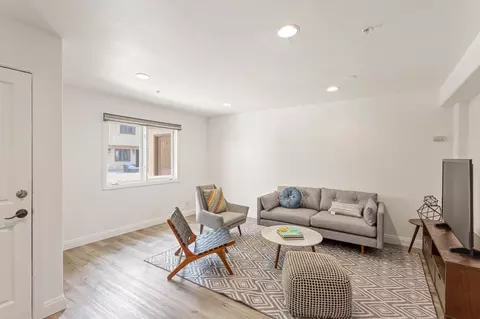 1342 N Highland Ave, Los Angeles, CA 90028