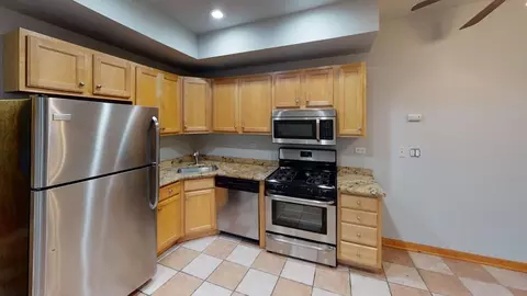 1521 N Bosworth Ave, Chicago, IL 60642