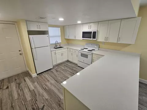 2035 Alpine Rd, Clearwater, FL 33755