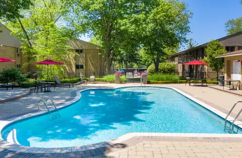 1533 Pine Valley Blvd, Ann Arbor, MI 48104 photo 3