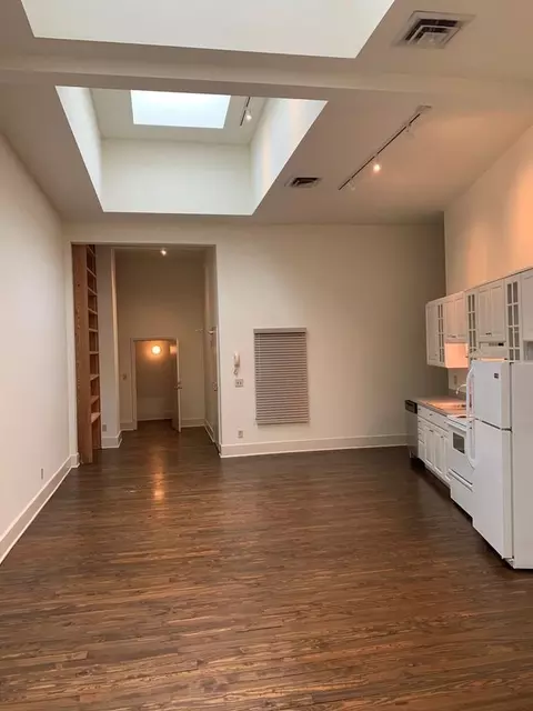 772 N High St, Columbus, OH 43215