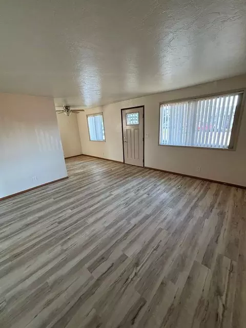 Hansard Ave, Lebanon, OR 97355