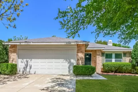 548 Magdalen Ave, Crowley, TX 76036