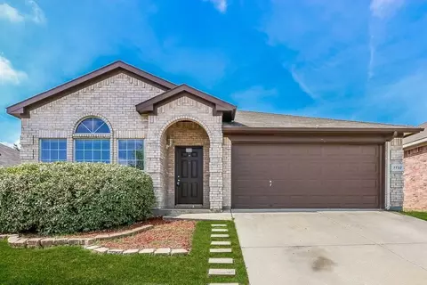 7732 Stonebank Ct, Fort Worth, TX 76112