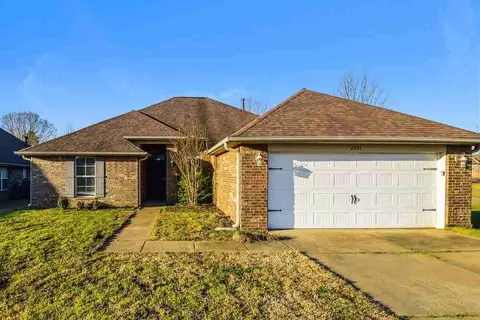 2851 S Hartland Dr, Southaven, MS 38672
