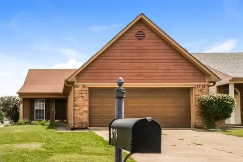 5378 Russell Dr, Southaven, MS 38671