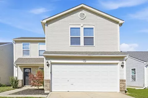 144 Winterwood Dr, Greenwood, IN 46143