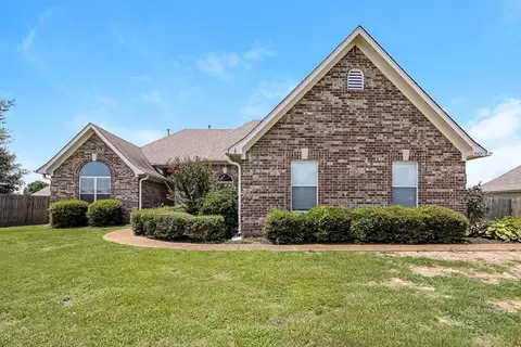4187 Destin Dr, Olive Branch, MS 38654