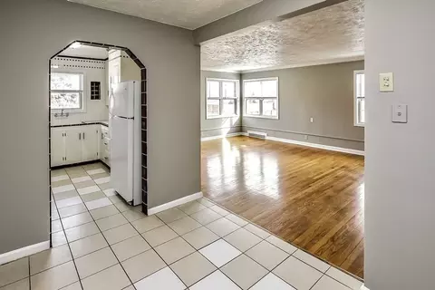 6601 Maple St, Omaha, NE 68104