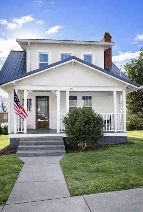 923 E Hillcrest Dr #2, Johnson City, TN 37604