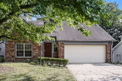 2917 Sunnyfield Ct, Spring Hill, IN 46228