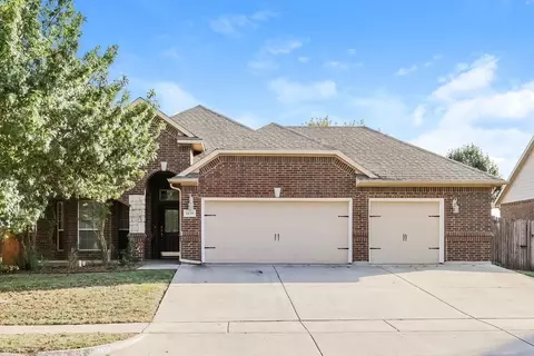 1428 Park Crest Dr, Crowley, TX 76036