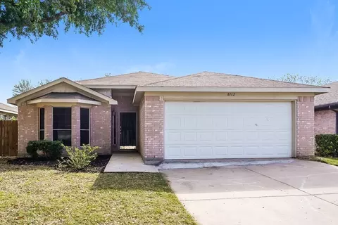 8112 Broken Arrow Rd, Fort Worth, TX 76137