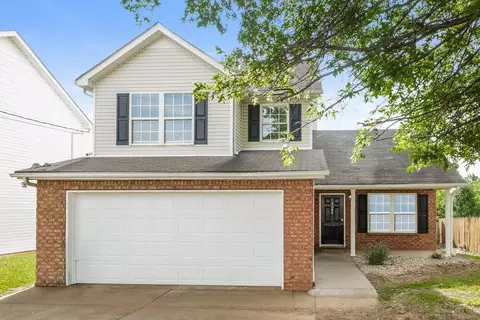 3064 Ace Wintermeyer Dr, La Vergne, TN 37086