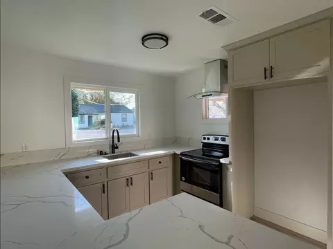 4028 Leos Ln, Carmichael, CA 95608 photo 2