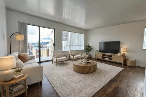 501 Summit Ave E, Seattle, WA 98102