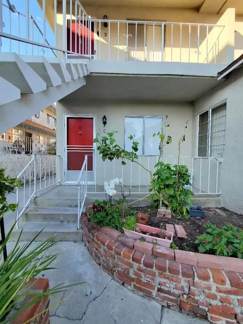 633 E Windsor Rd, Glendale, CA 91205