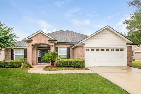 3243 Wandering Oaks Dr, Orange Park, FL 32065