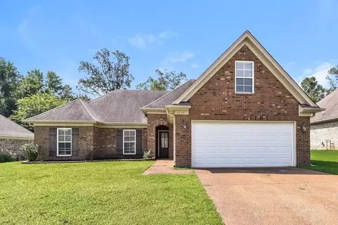 2639 Cherry Tree Dr, Southaven, MS 38672