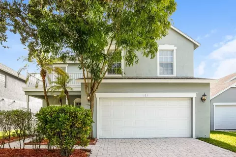 121 Country Club Dr, Royal Palm Beach, FL 33411