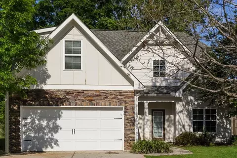 34 Cliffhaven Cir, Newnan, GA 30263