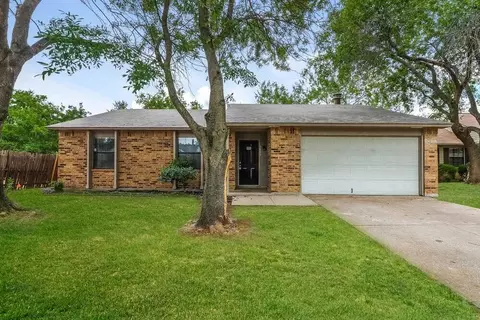3805 Bee Tree Ln, Fort Worth, TX 76133